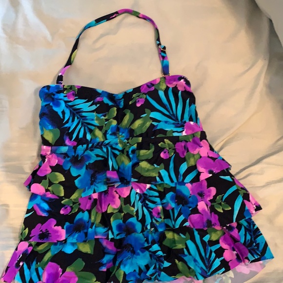 Bathing suit top Size 14 never wore - Picture 1 of 5